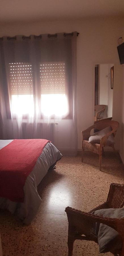 Hostal Braseria Tivissa Exterior photo